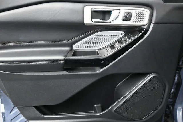 Used 2021 Blue Ford Platinum image 13