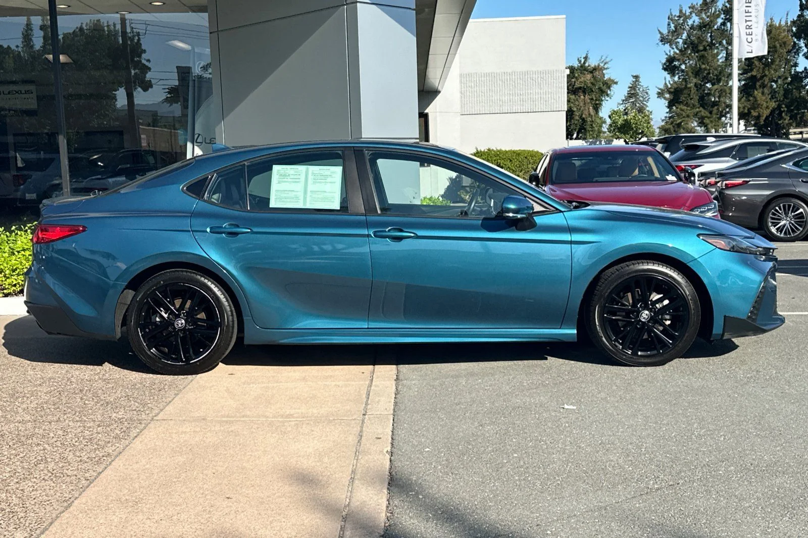 Used 2025 Ocean Toyota SE image 3