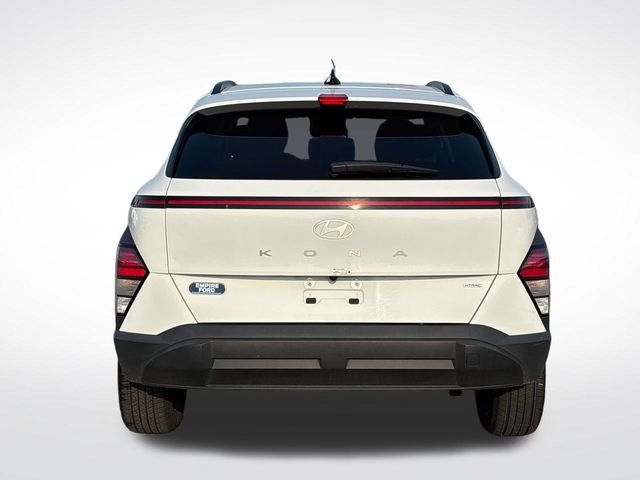 Used 2024 White Hyundai SEL image 4