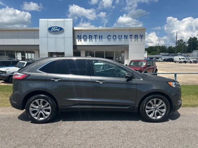 2019 Ford Edge Titanium's photo