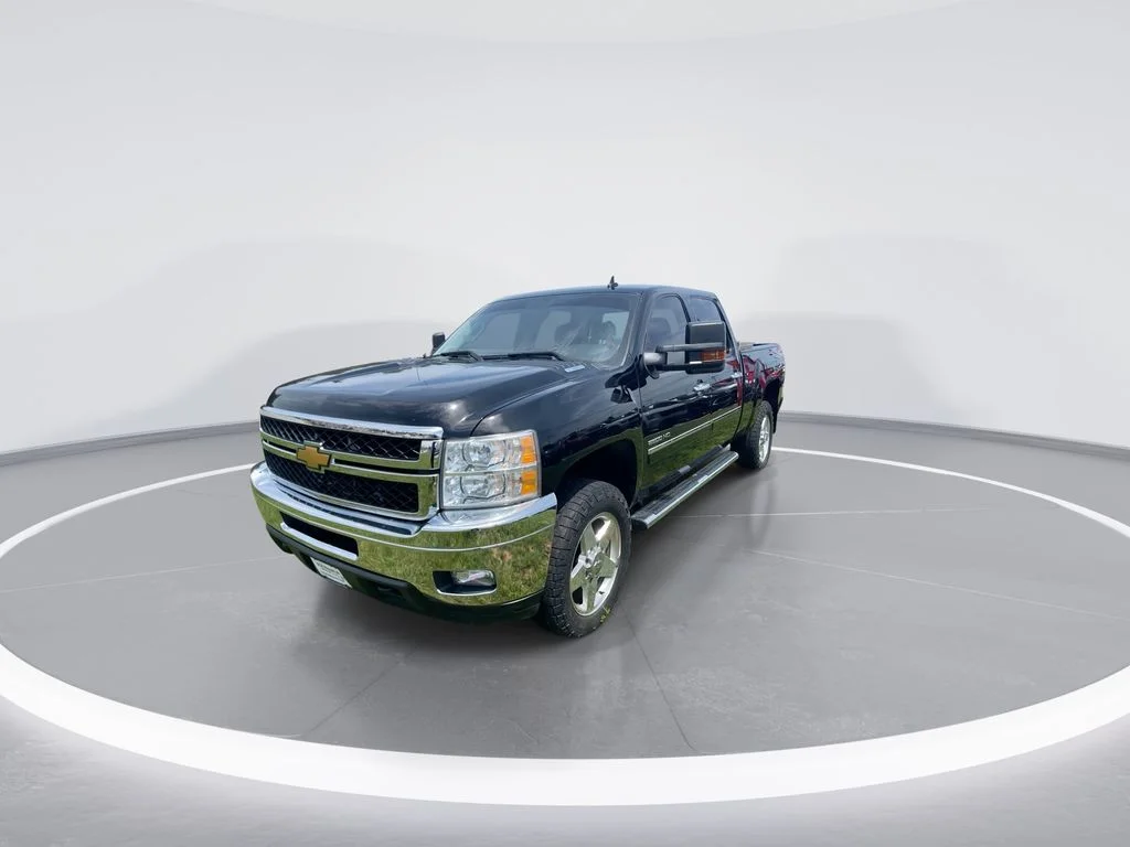 Used 2014 Black Chevrolet LT image 4