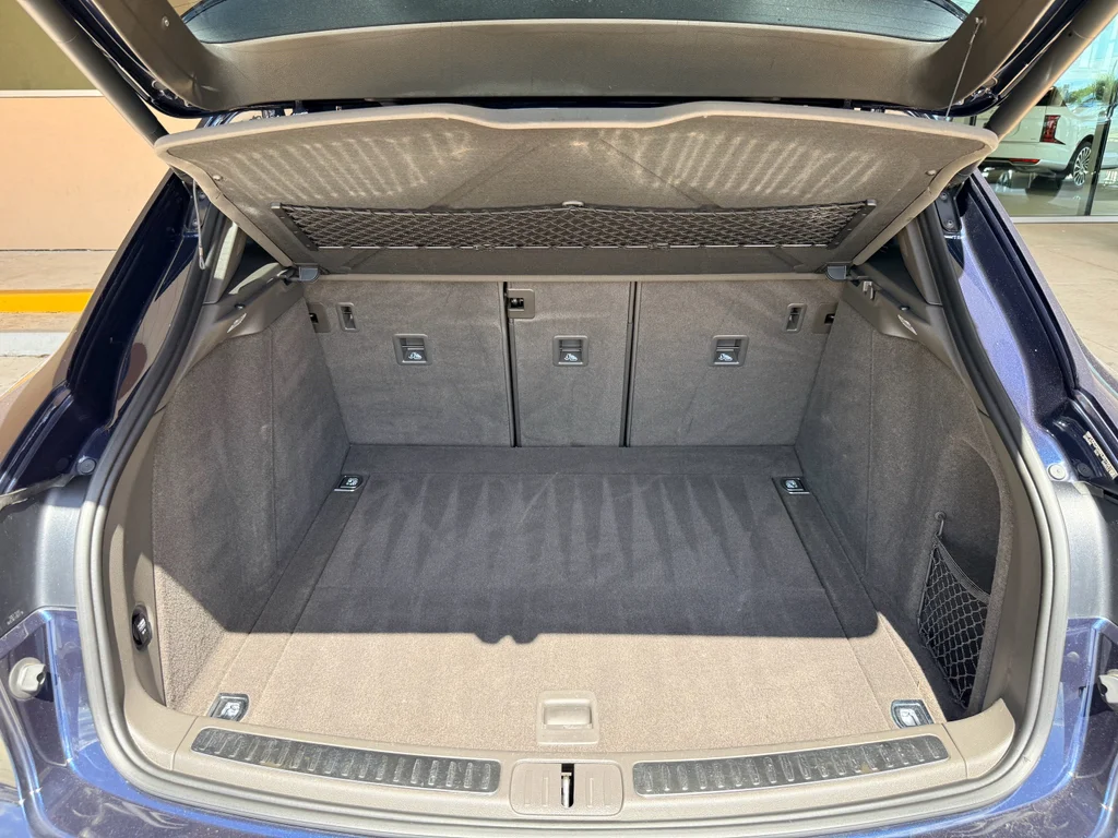 Used 2019 Night Blue Metallic Porsche Base image 29
