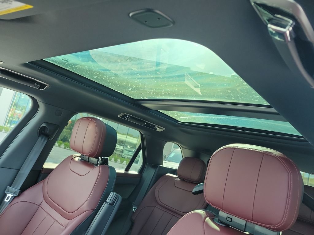 New 2026 Fuji White LAND ROVER Dynamic SE image 28