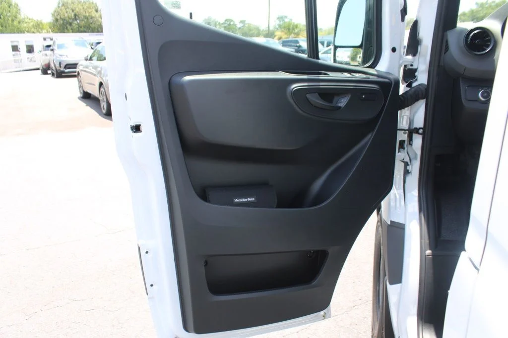 New 2026 Arctic White Mercedes-Benz Cargo 144 WB image 10