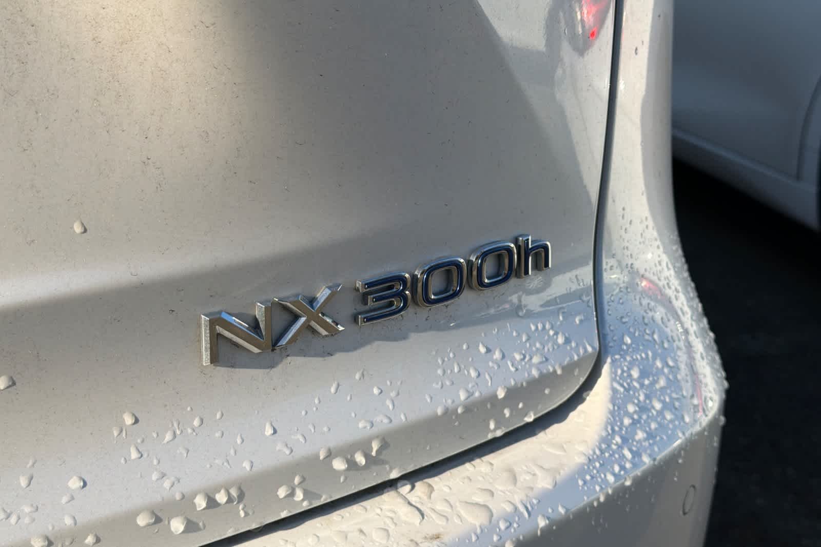 Used 2019 Eminent White Pearl Lexus  image 7