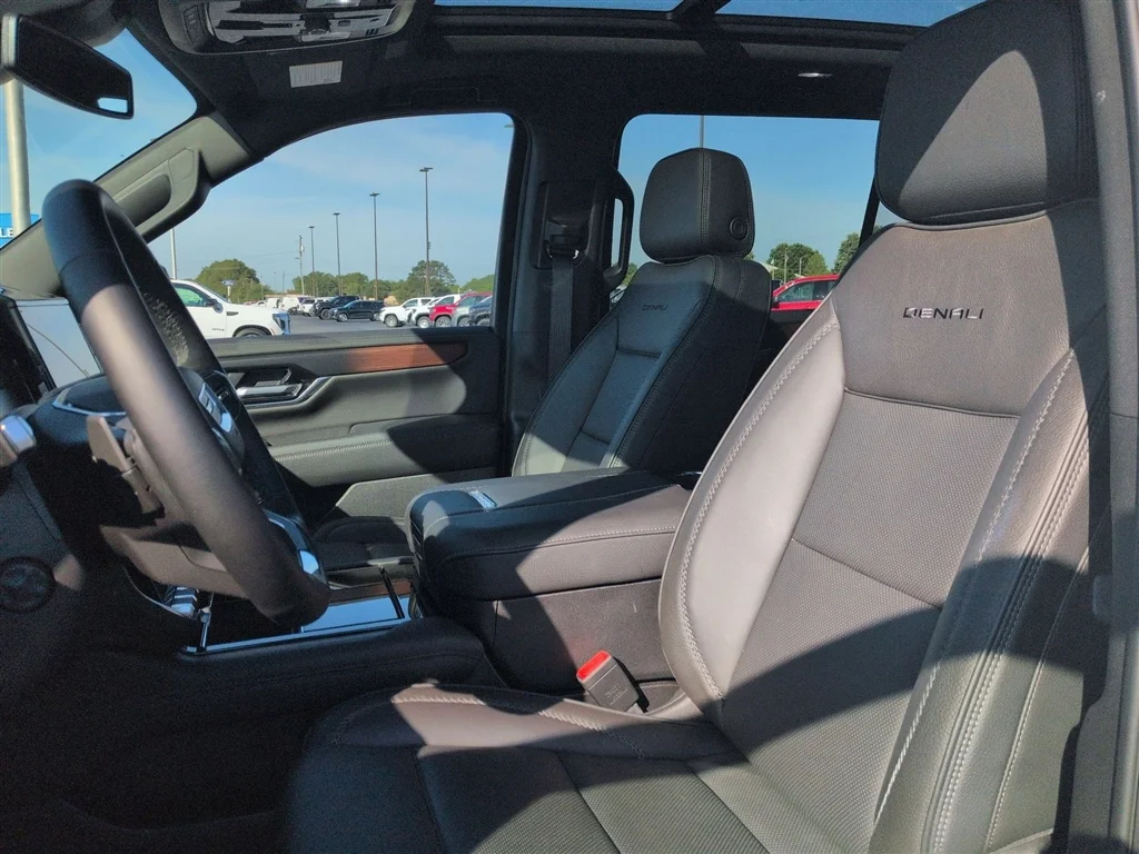 Used 2026 Glacier White Tricoat GMC Denali image 20