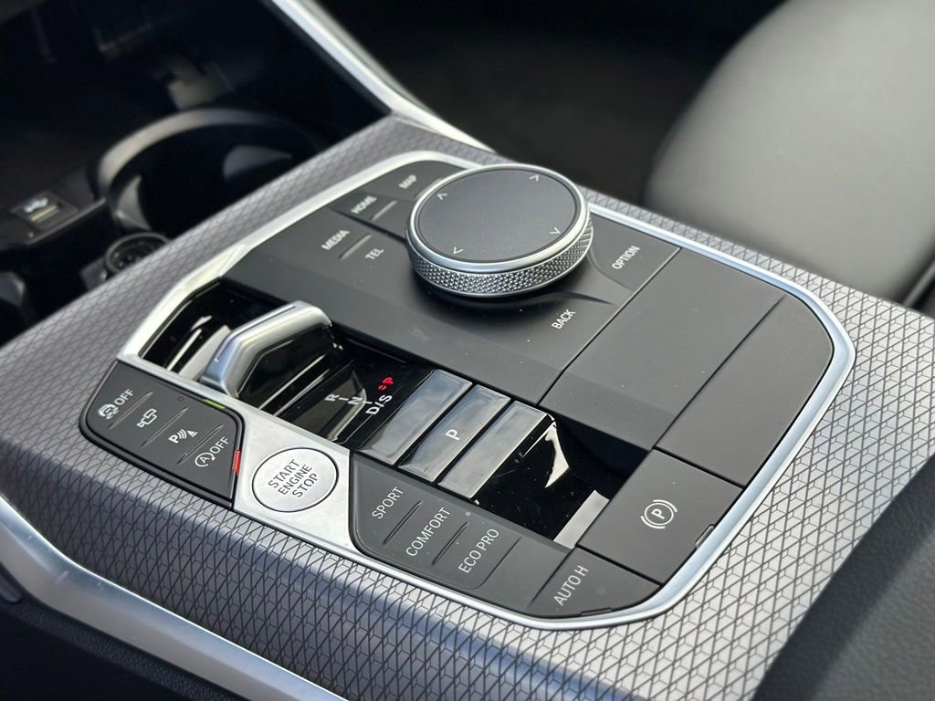 New 2026 Mineral White Metallic BMW 330i xDrive image 34
