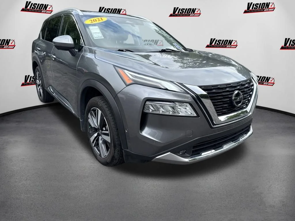 Used 2021 Gray Nissan Platinum image 3