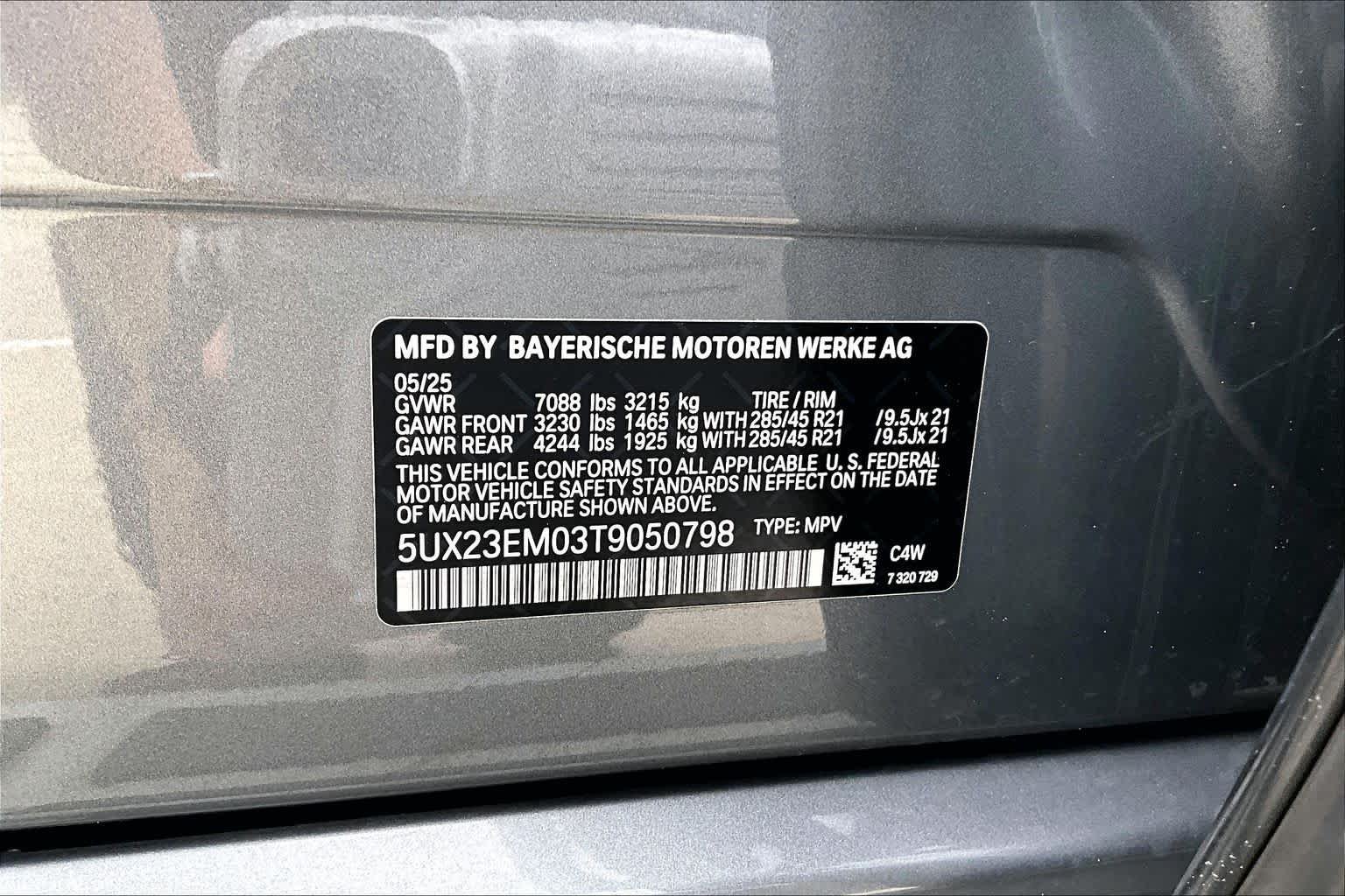 Used 2026 Skyscraper Grey Metallic BMW xDrive40i image 34