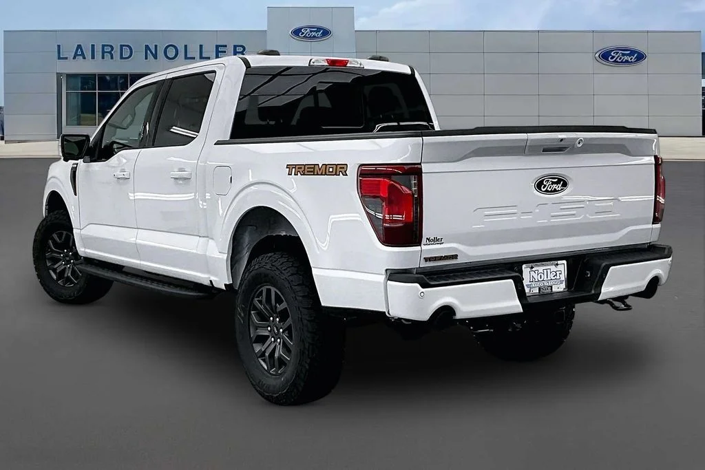 New 2026 Oxford White Ford Tremor® image 3