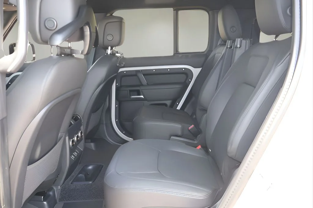 New 2026 Borasco Grey Land Rover X-Dynamic SE image 12