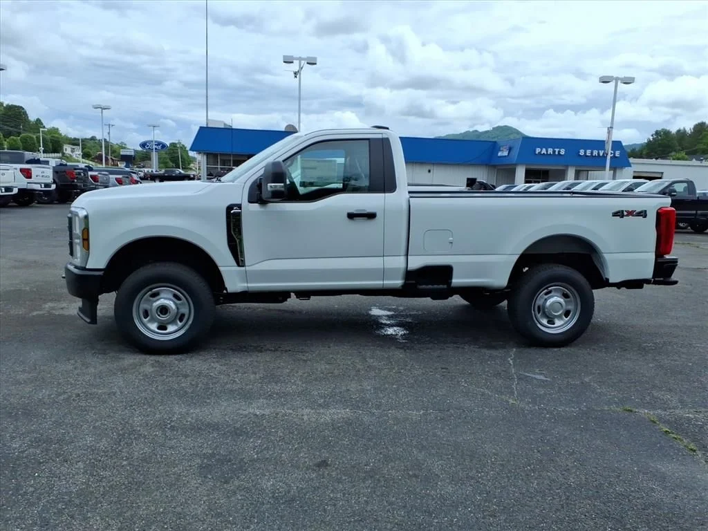 New 2026 Oxford White Ford F-350® XL image 2