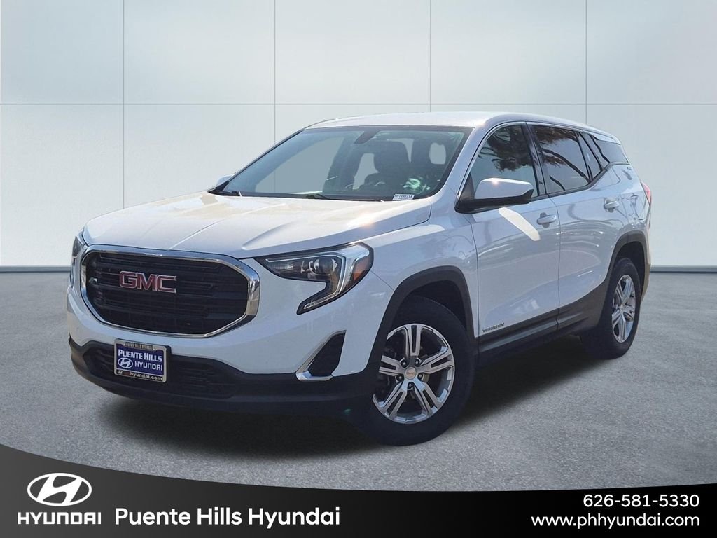 Used 2018 White GMC SLE image 1