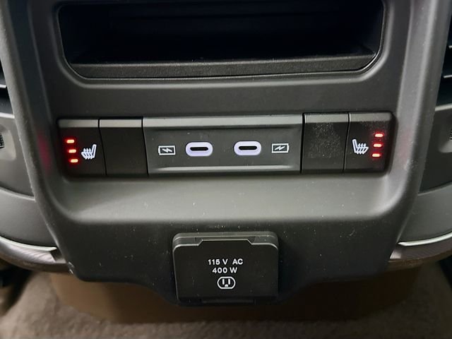 New 2026 Diamond Black Crystal Pearl-Coat Exterior Paint RAM Laramie image 26