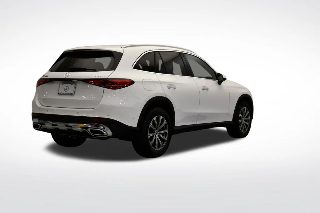 Certified Used 2026 Polar White Mercedes-Benz GLC 300 image 5