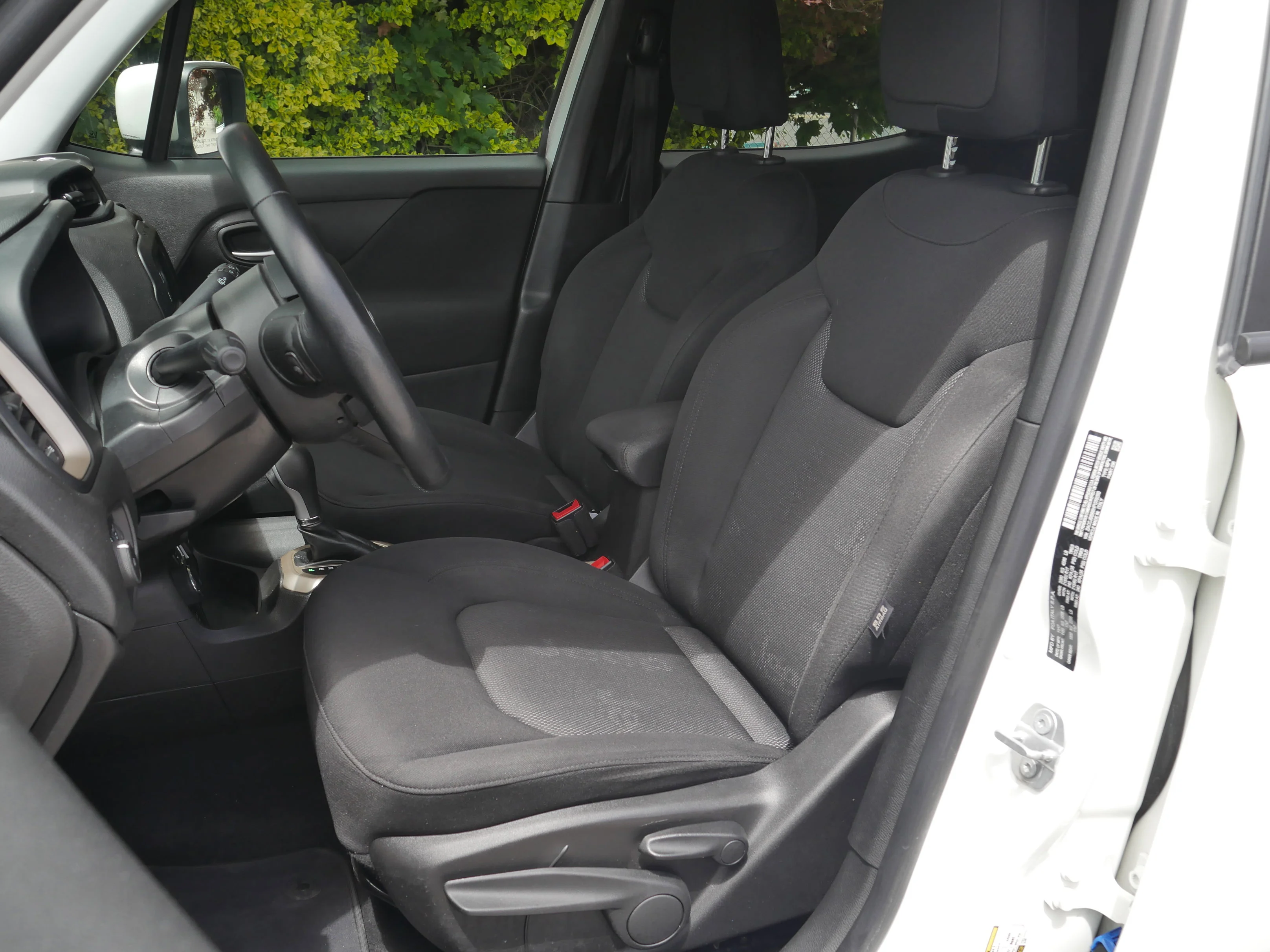 Used 2017 Alpine White Jeep Latitude image 31
