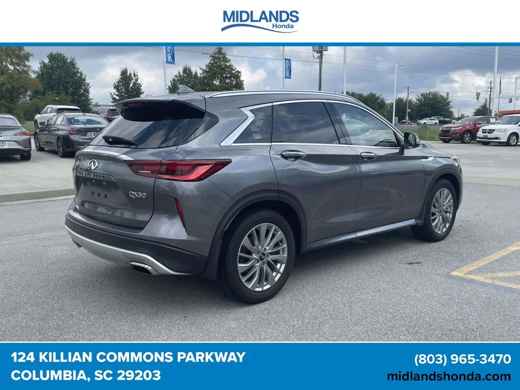 Used 2023 Graphite Shadow INFINITI LUXE image 6