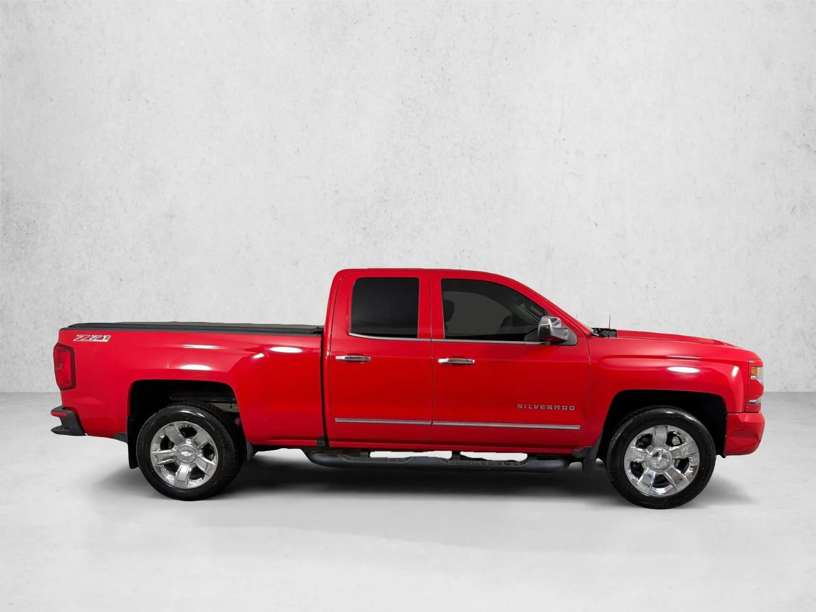 Used 2016 Blue Chevrolet LTZ image 3