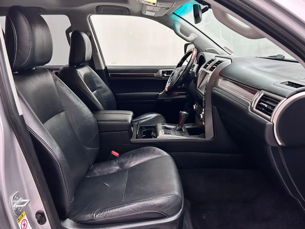 Used 2016 Silver Lexus 460 image 20