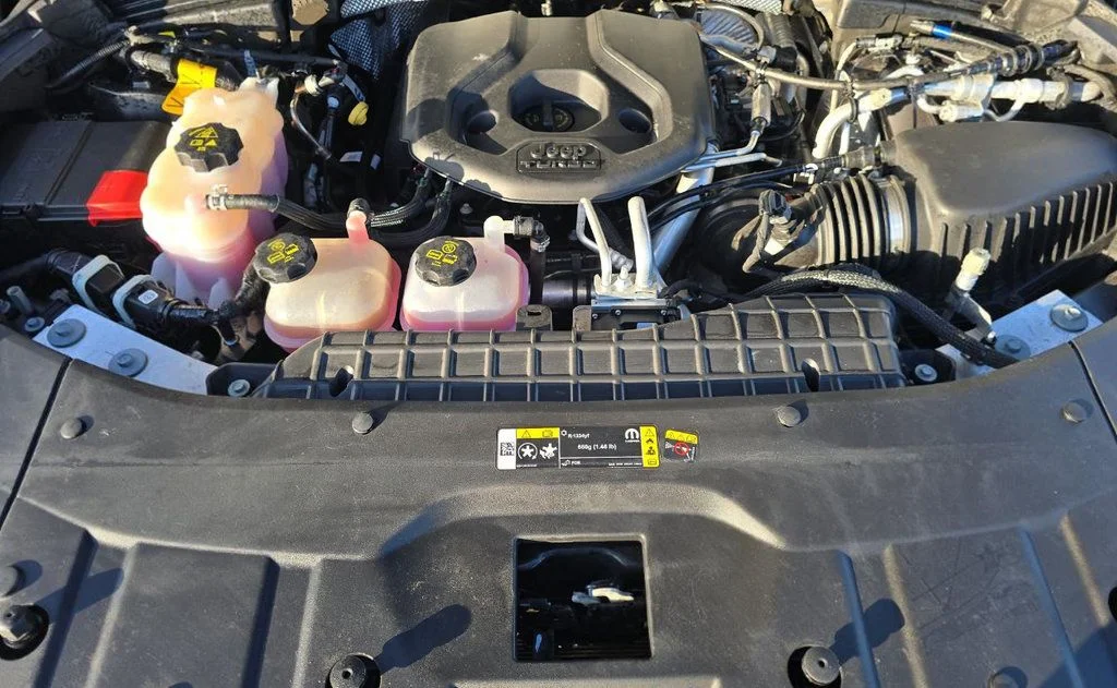 Used 2022 Gray Jeep Overland 4xe image 15
