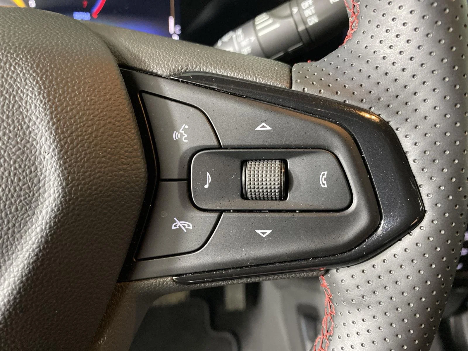 Used 2024 Summit White Chevrolet RS image 14