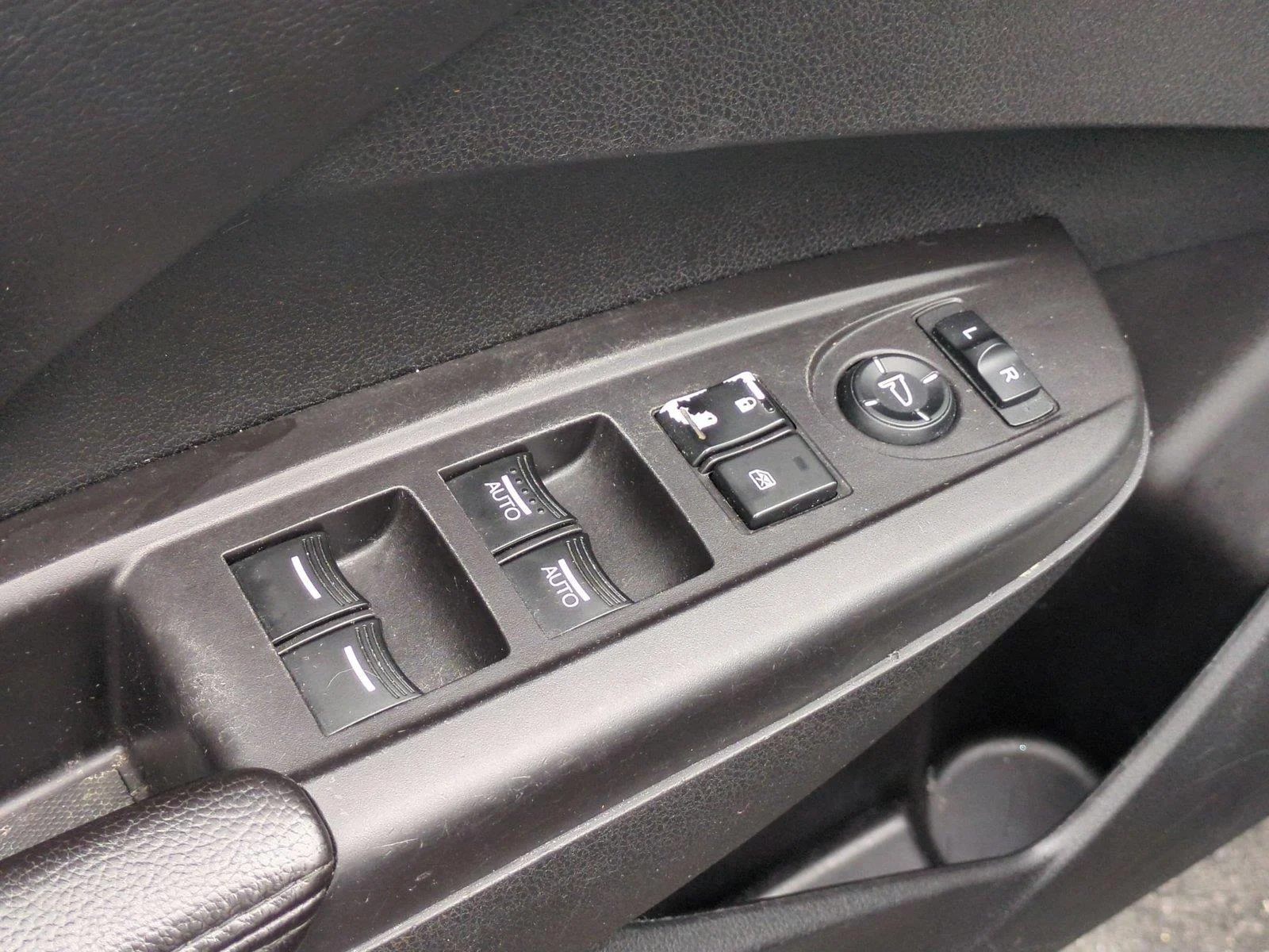 Used 2015 Crystal Black Pearl Acura  image 15