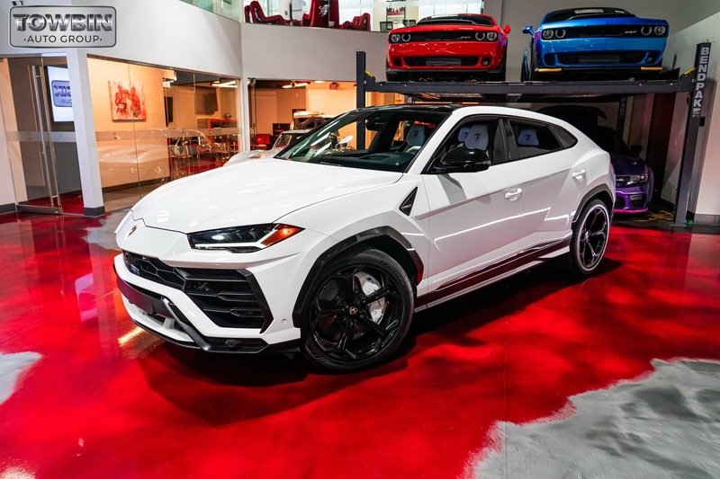 Used 2019  Lamborghini Base image 12