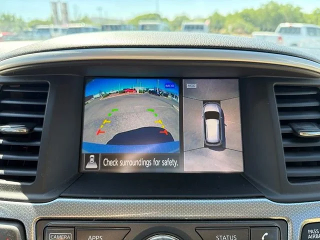 Used 2018 Pearl White Nissan SL image 21