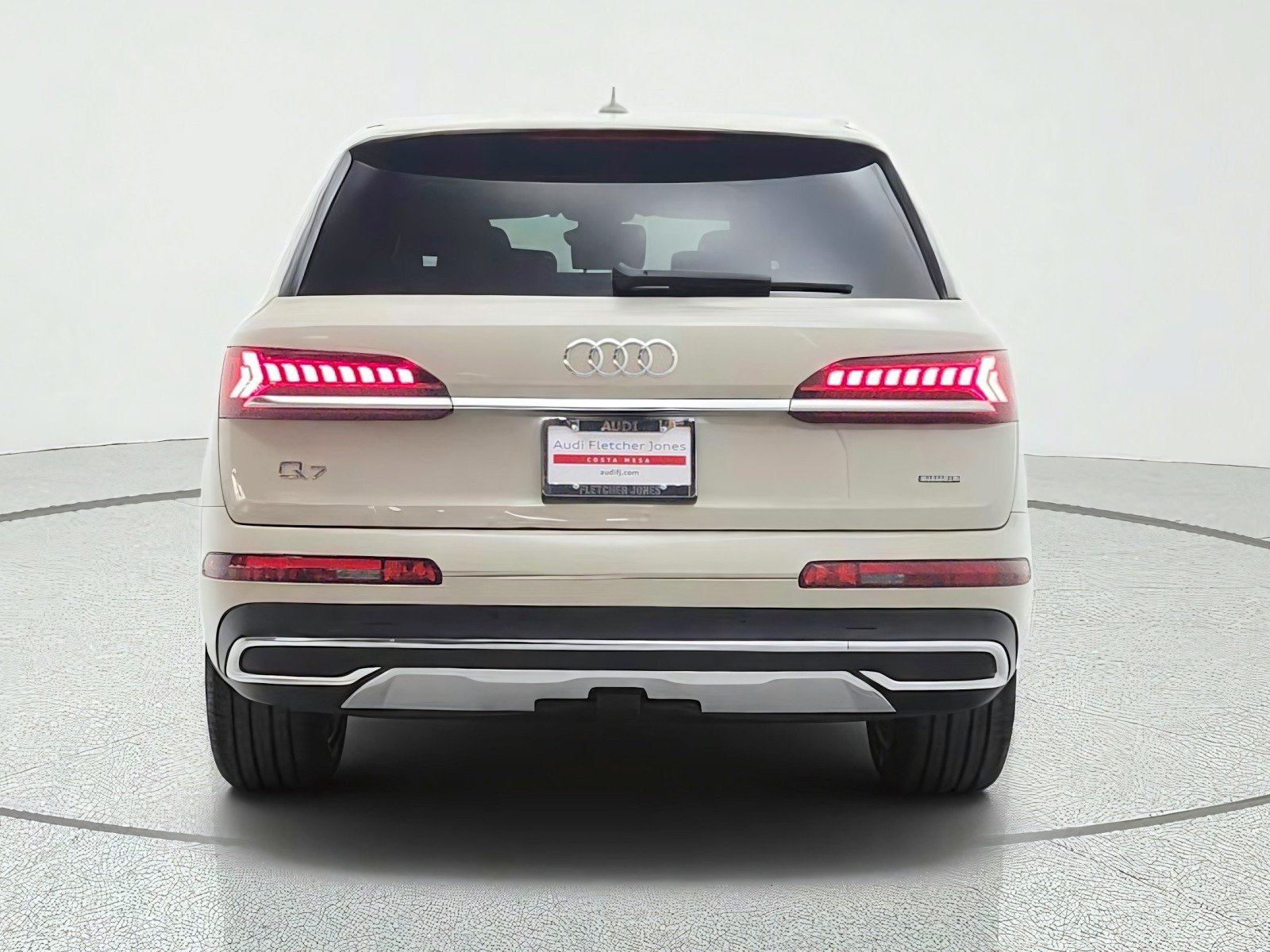 Used 2023 Vicuna Beige Metallic Audi Premium image 6