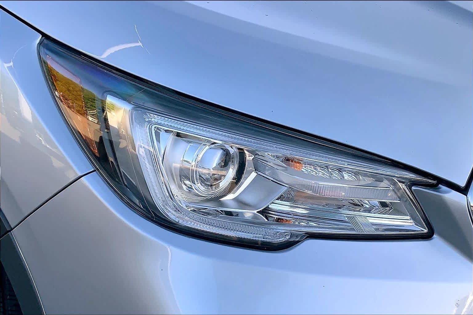 Used 2021 Ice Silver Metallic Subaru Limited image 24