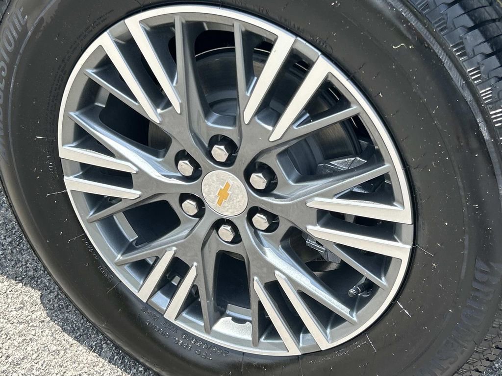 New 2026 Polar White Tricoat Chevrolet LT image 12