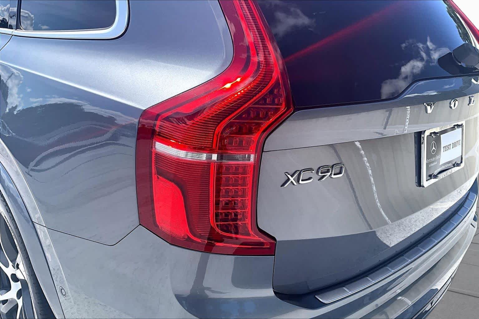 Used 2019 Osmium Grey Metallic Volvo R-Design image 29