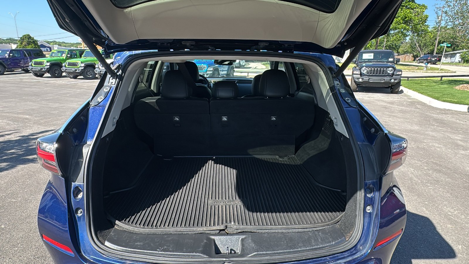 Certified Used 2020 Deep Blue Pearl Nissan Platinum image 24