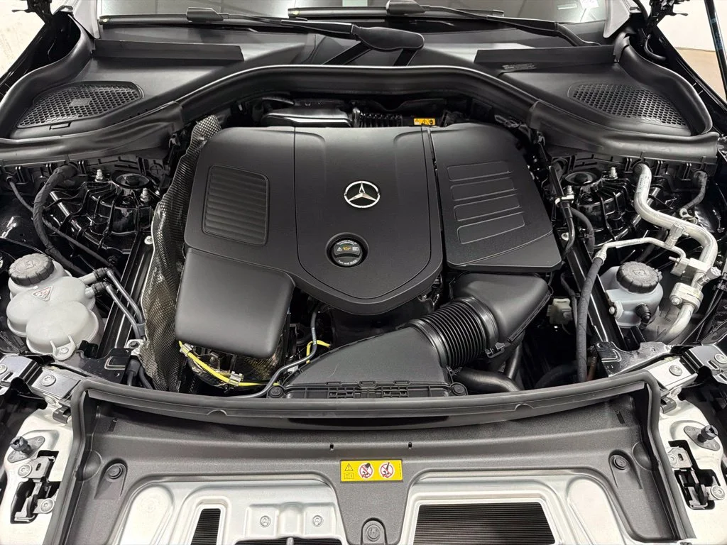 New 2027 Black Mercedes-Benz GLC 300 image 33