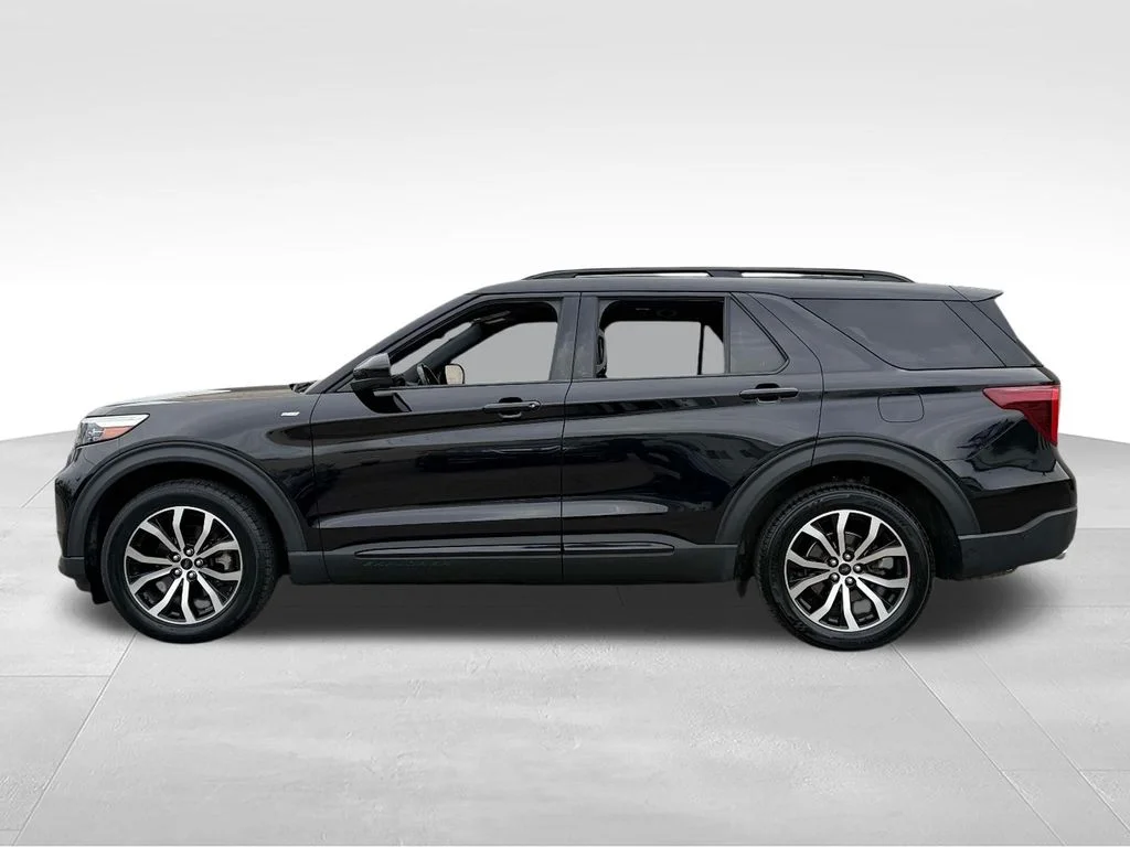 Used 2022 Black Ford ST-Line image 5