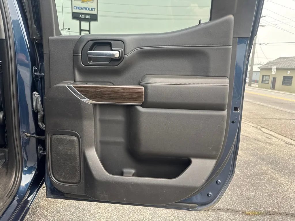 Used 2020 Northsky Blue Metallic Chevrolet RST image 21