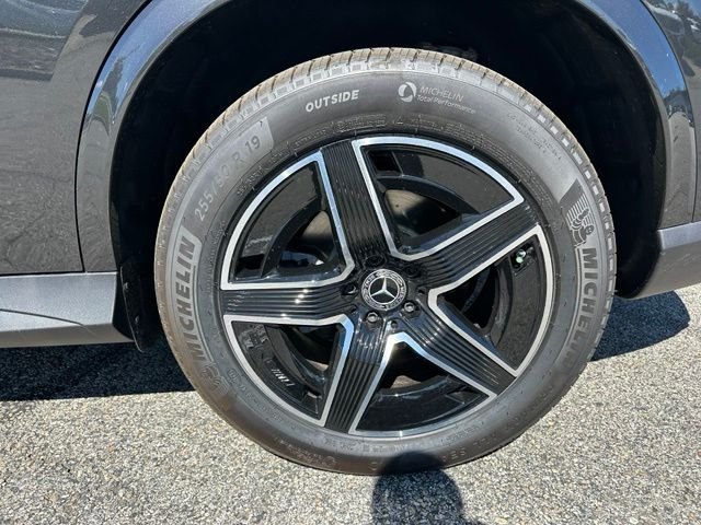 New 2026 Graphite Grey Metallic Mercedes-Benz GLC 300 image 10
