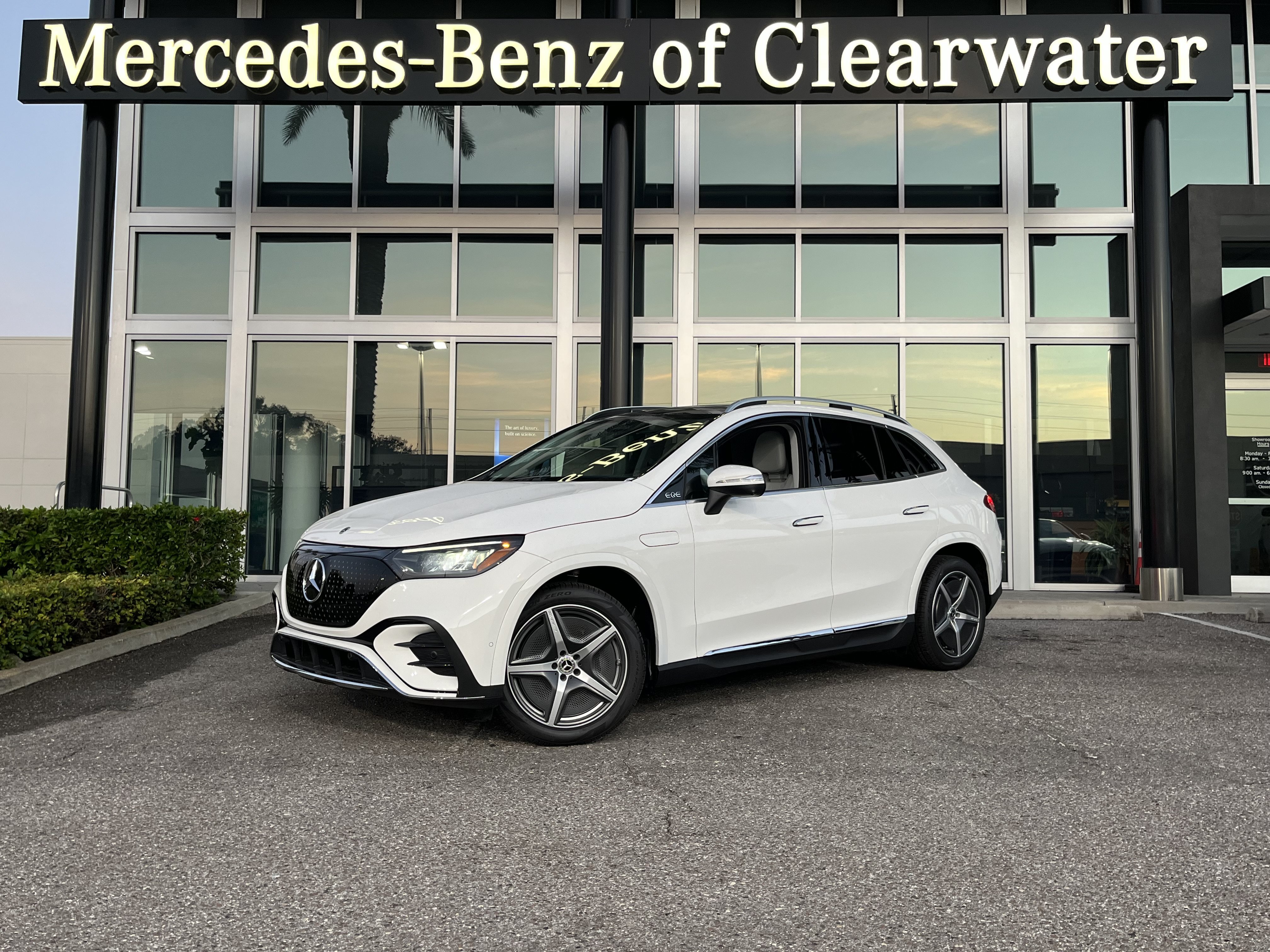 New 2026 POLAR WHITE Mercedes-Benz EQE 320 image 1