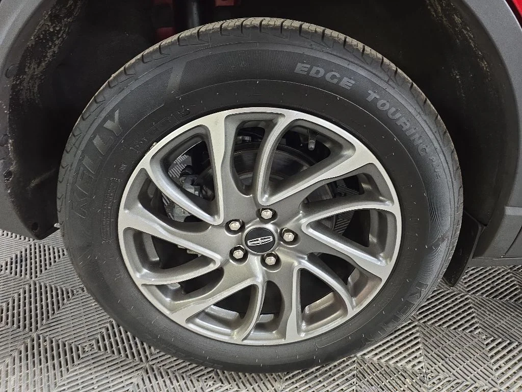 Used 2022 Red Lincoln Standard image 13