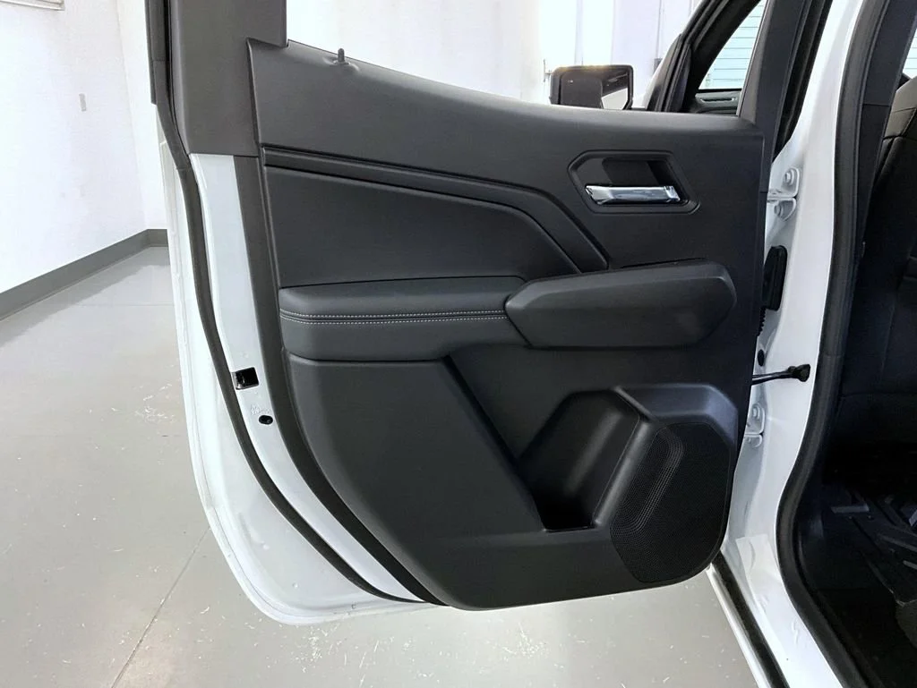 New 2026 Summit White Chevrolet LT image 20