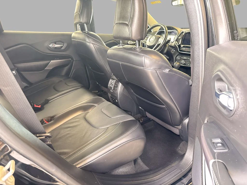 Used 2019 Black Jeep Limited image 10