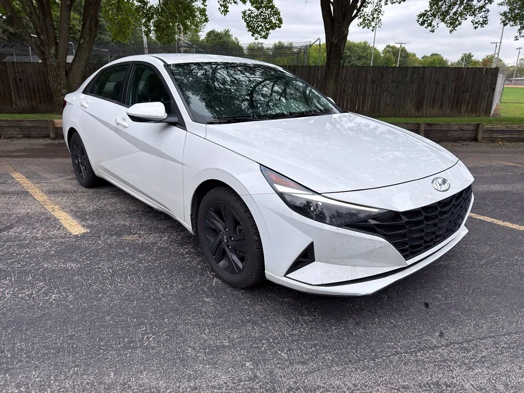 Used 2021 Gray Hyundai SEL image 5