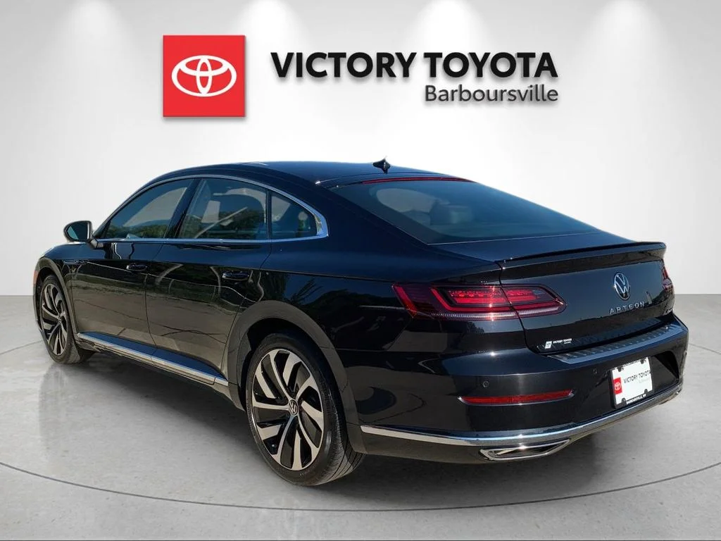 Used 2021 Black Volkswagen 2.0T SEL R-Line image 3