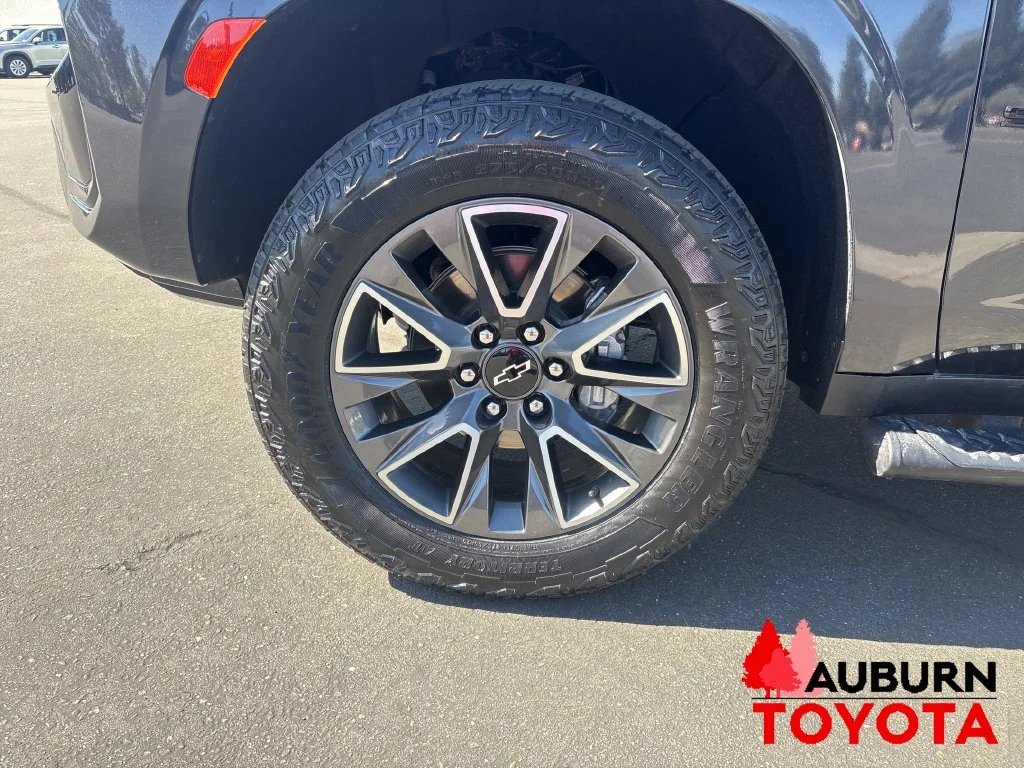 Used 2024 Dark Ash Metallic Chevrolet Z71 image 23