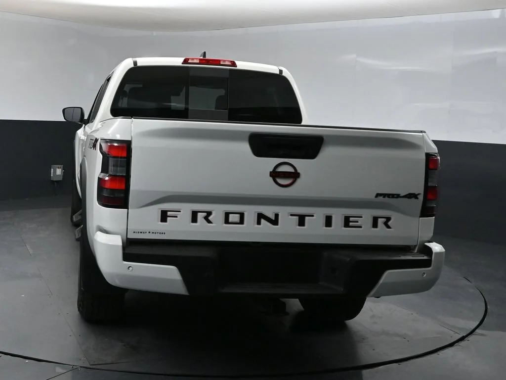 Used 2024 White Nissan PRO-4X image 3