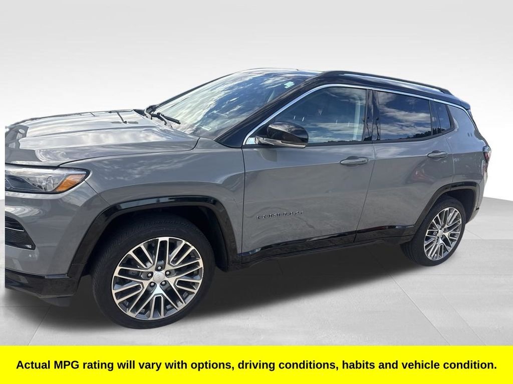 Used 2022 Gray Jeep Limited image 3
