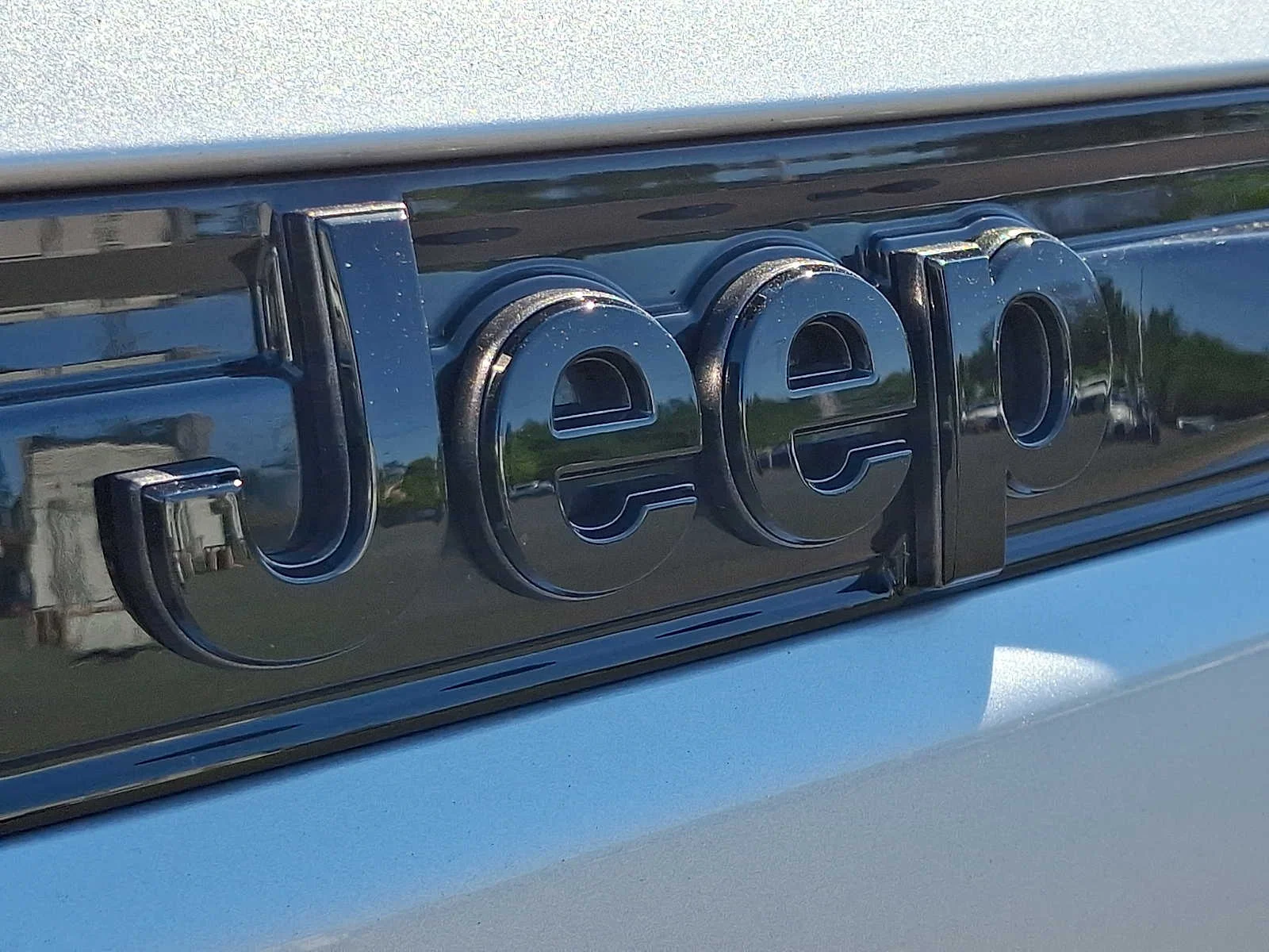 Used 2025 Silver Zynith Jeep Altitude X image 32