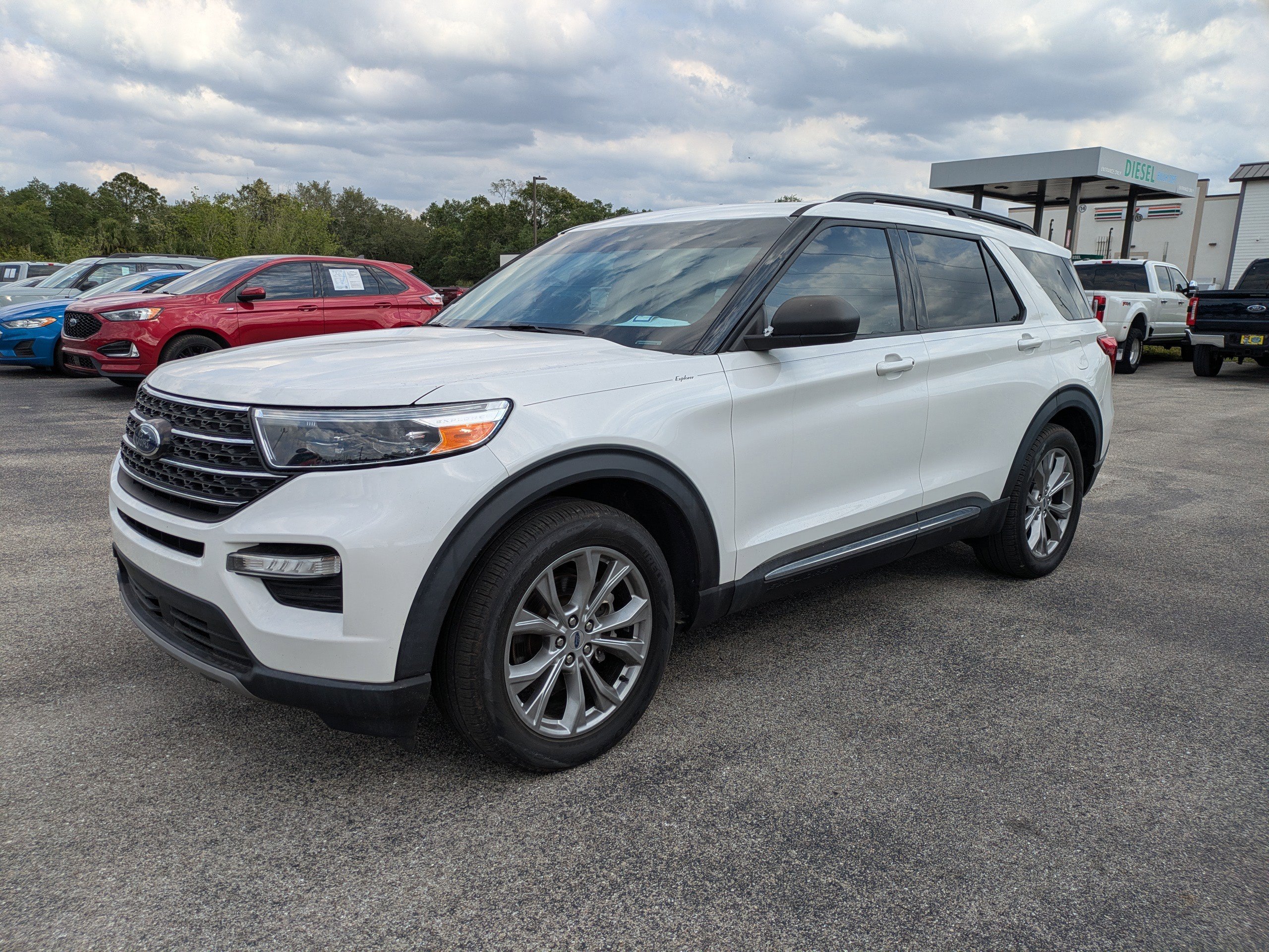 Used 2023 Oxford White Ford XLT image 7