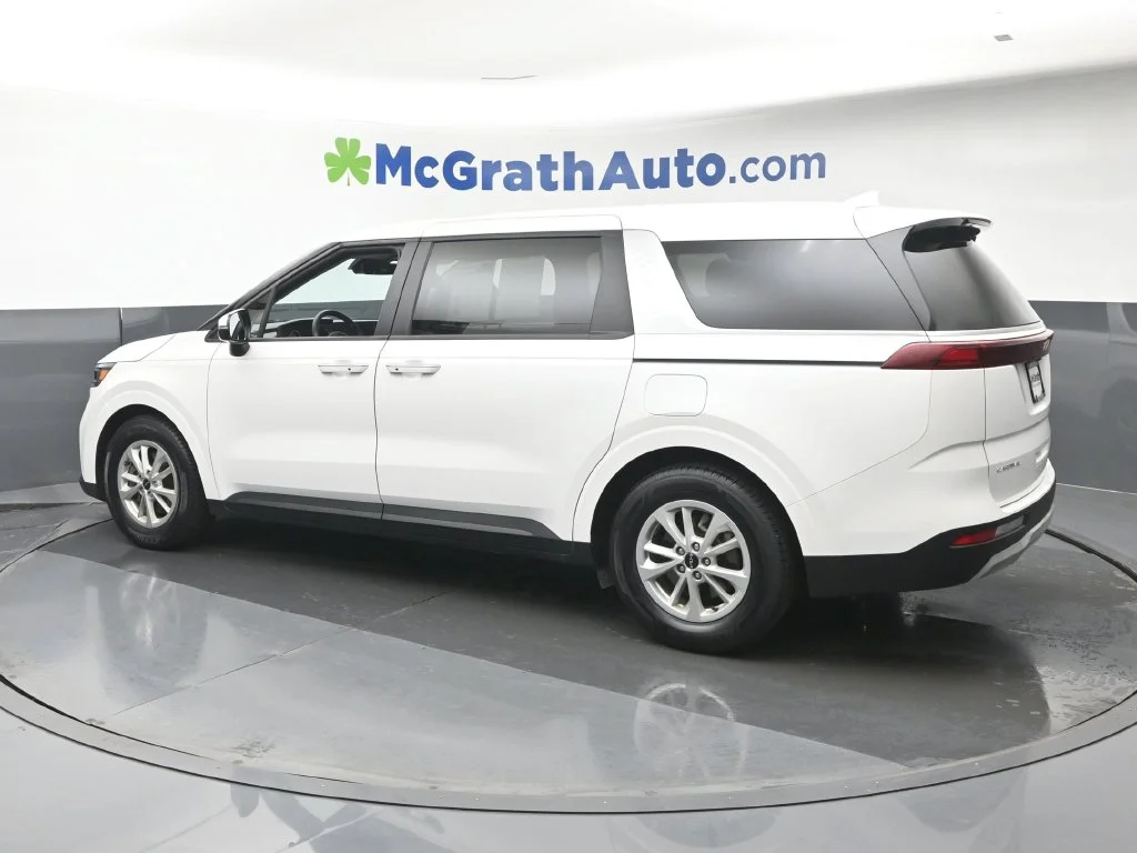 Used 2024 White Kia LX image 29