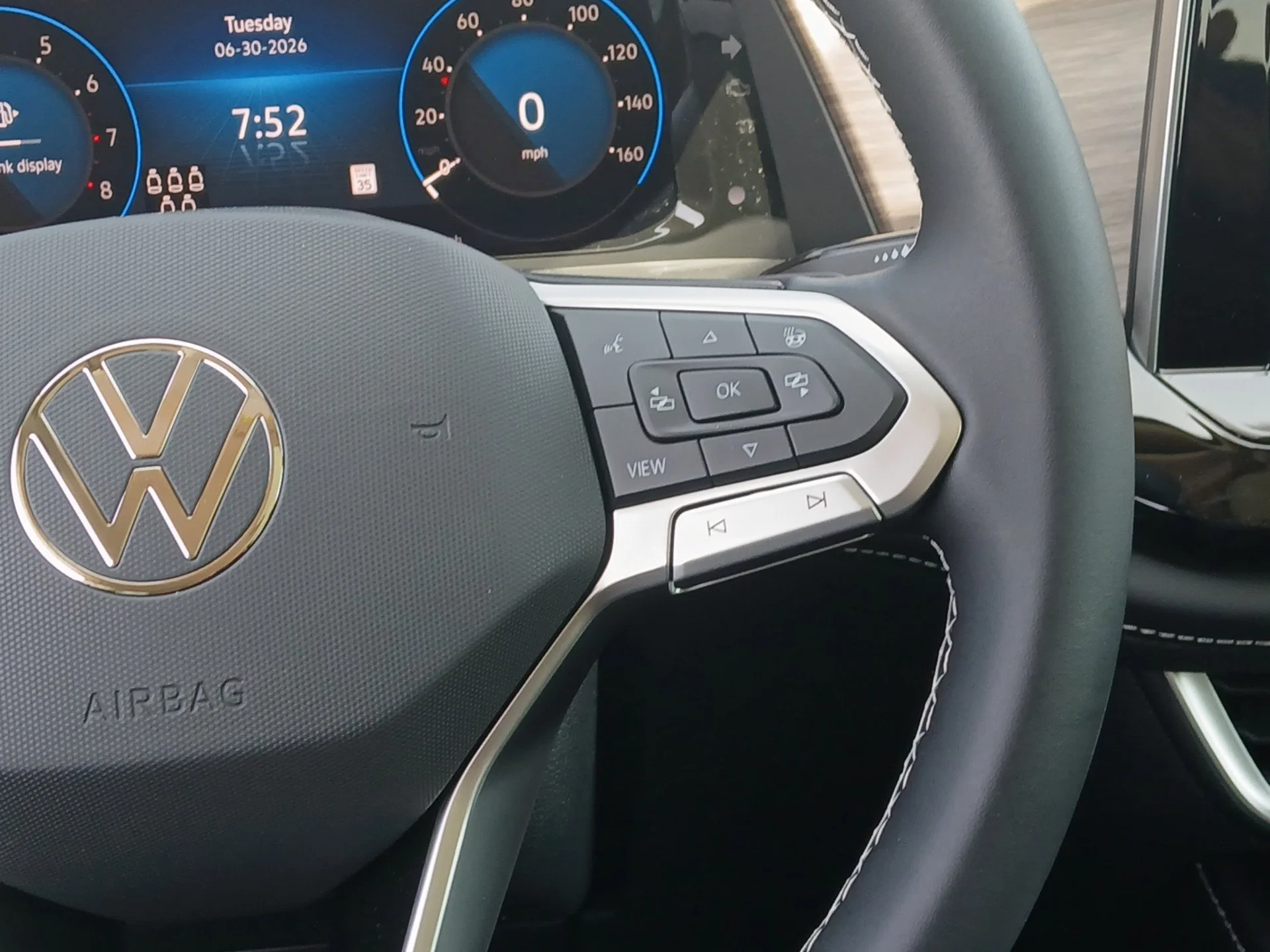 New 2026 Opal White Pearl Volkswagen 2.0T SEL image 10